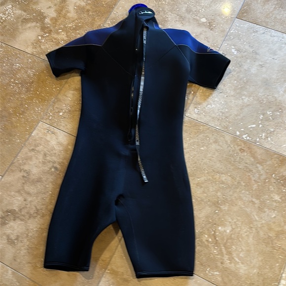 Henderson Wet Suit - Picture 4 of 5